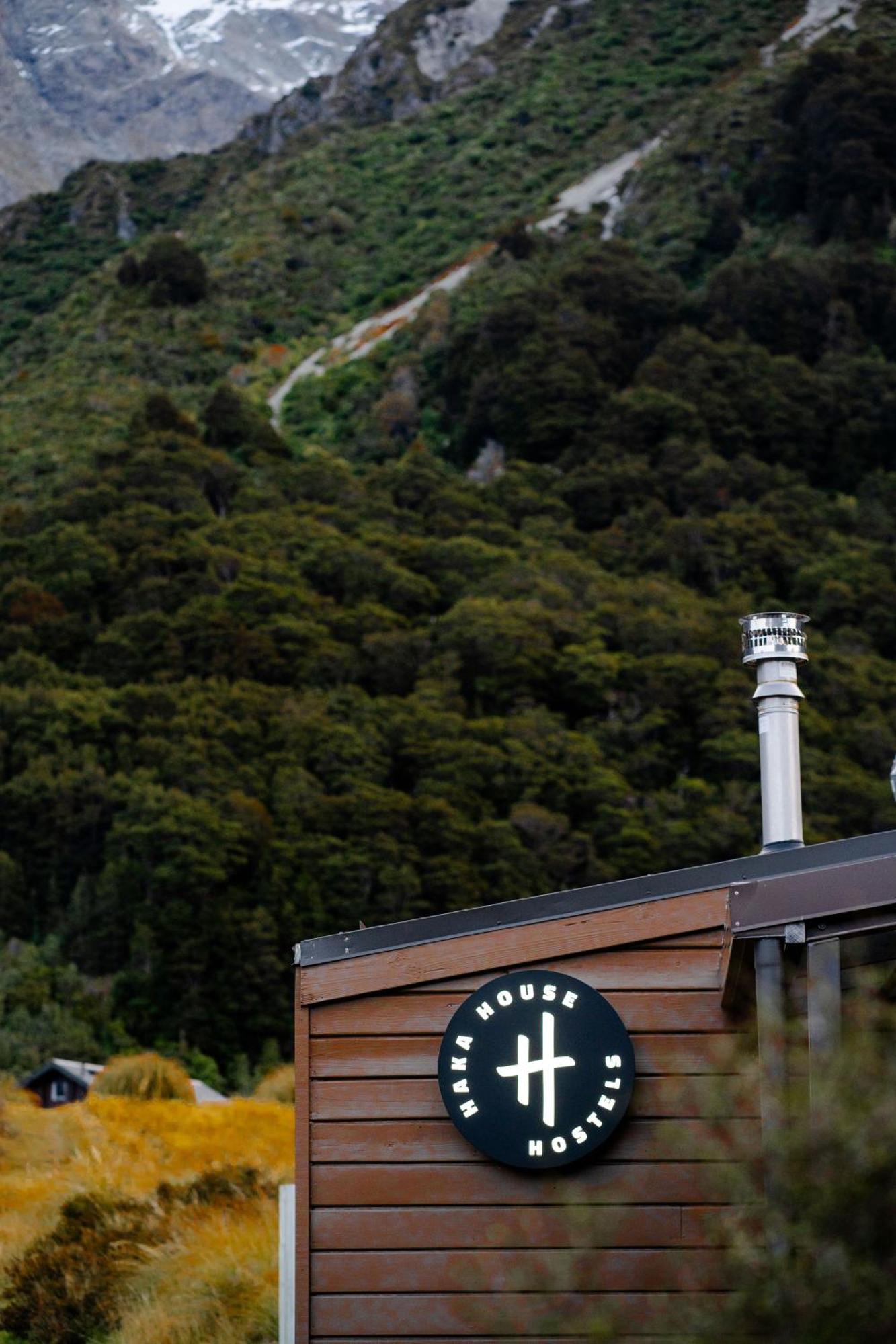 Haka House Aoraki Mt Cook Pansiyon Aoraki / Mount Cook Dış mekan fotoğraf